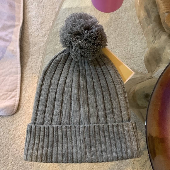 Beanie - Picture 2 of 3